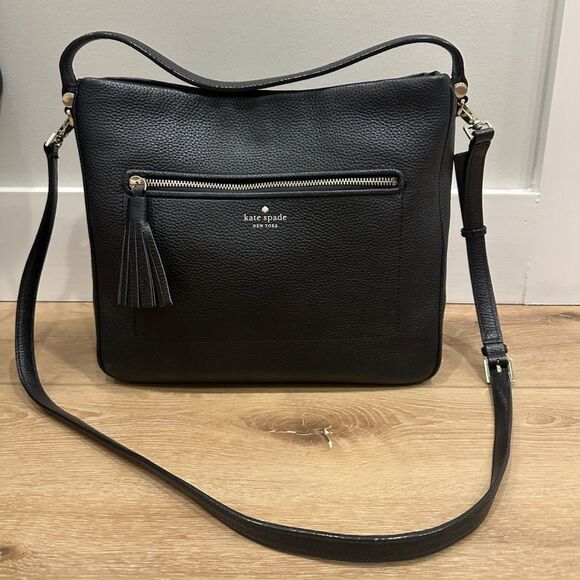 kate spade Handbags - Kate Spade Black Pebbled Leather Crossbody Purse Handbag w/ Tassel GUC!